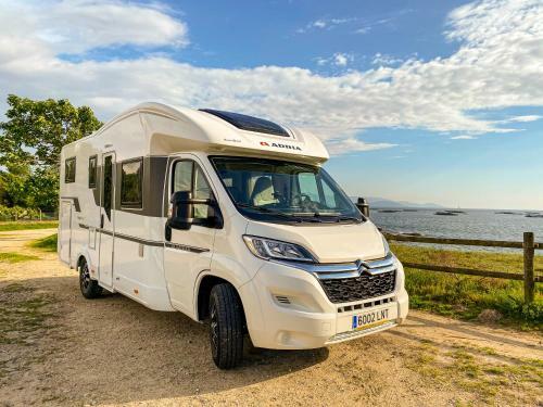Vive A Pie de Playa Autocaravana de Lujo