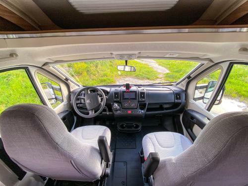 Vive A Pie de Playa Autocaravana de Lujo