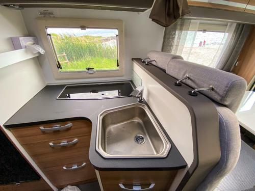 Vive A Pie de Playa Autocaravana de Lujo