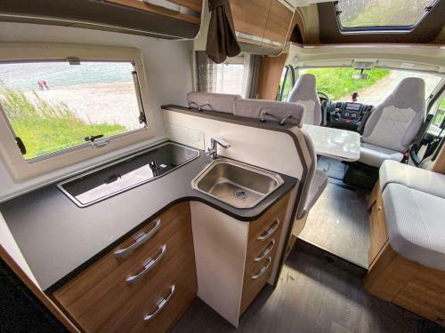 Vive A Pie de Playa Autocaravana de Lujo