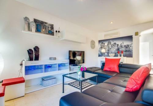 Can Picafort Holiday Home Sleeps 5 With Air Con And Wifi