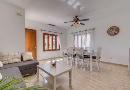 Can Picafort Holiday Home Sleeps 4 With Air Con And Wifi