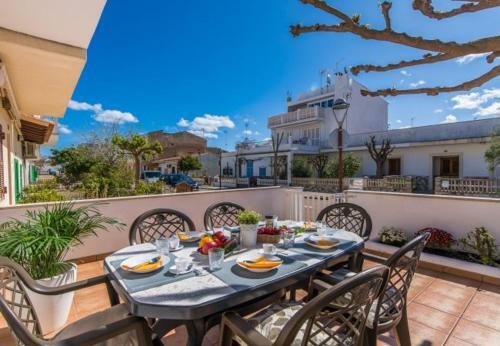 Can Picafort Holiday Home Sleeps 4 With Air Con And Wifi