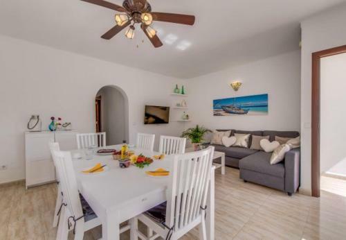 Can Picafort Holiday Home Sleeps 4 With Air Con And Wifi