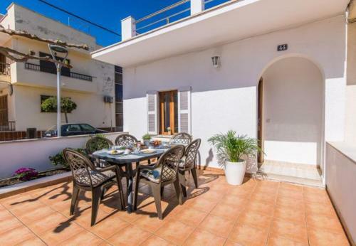 Can Picafort Holiday Home Sleeps 4 With Air Con And Wifi