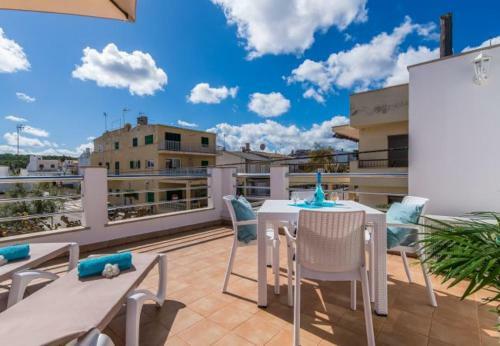 Can Picafort Holiday Home Sleeps 4 With Air Con And Wifi