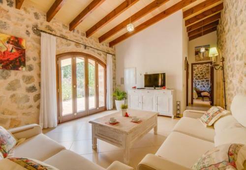 Capdepera Holiday Home Sleeps 7 With Pool And Wifi