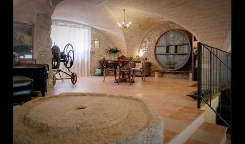 Capmany Apartment Sleeps 5 With Pool And Air Con