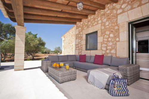 Cas Concos Villa Sleeps 8 With Pool Air Con And Wifi