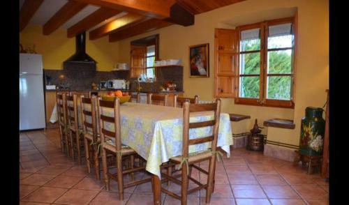 Casserres Villa Sleeps 9 With Pool