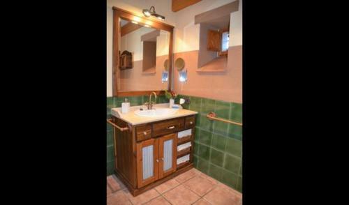 Casserres Villa Sleeps 9 With Pool