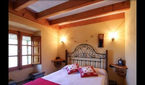 Casserres Villa Sleeps 9 With Pool