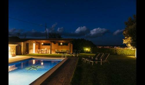 Casserres Villa Sleeps 15 With Pool