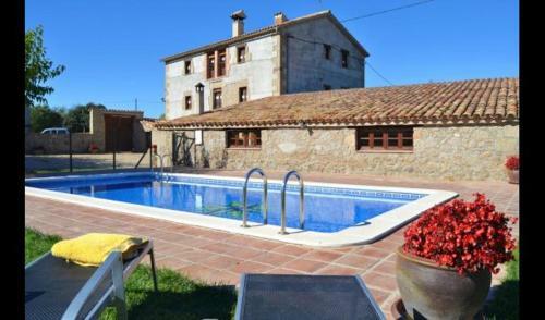 Casserres Villa Sleeps 15 With Pool