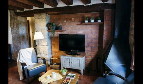 Casserres Villa Sleeps 15 With Pool