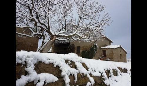 Casserres Villa Sleeps 6 With Pool