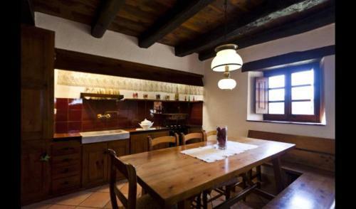 Casserres Villa Sleeps 6 With Pool