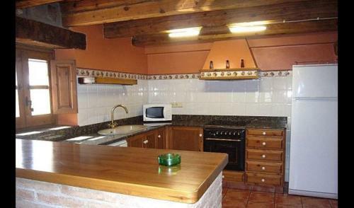Casserres Villa Sleeps 12 With Pool