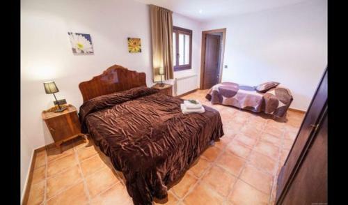 Casserres Villa Sleeps 20 With Pool