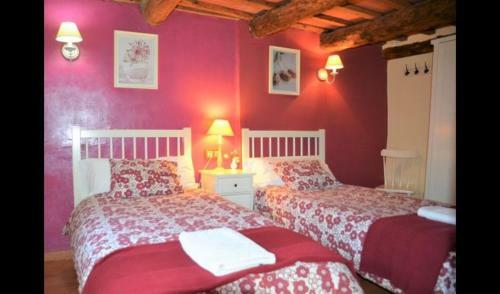 Casserres Villa Sleeps 10 With Pool