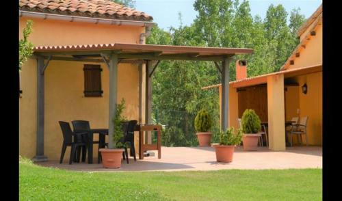Casserres Villa Sleeps 10 With Pool