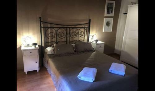 Casserres Villa Sleeps 10 With Pool