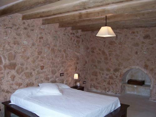 Beautiful Rustic Mallorcan House With Private Pool Near Cas Concos