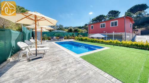 Caules Villa Sleeps 7 Pool Wifi