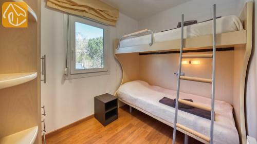 Caules Villa Sleeps 7 Pool Wifi