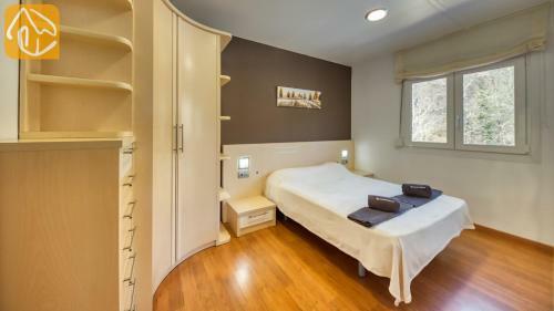 Caules Villa Sleeps 7 Pool Wifi