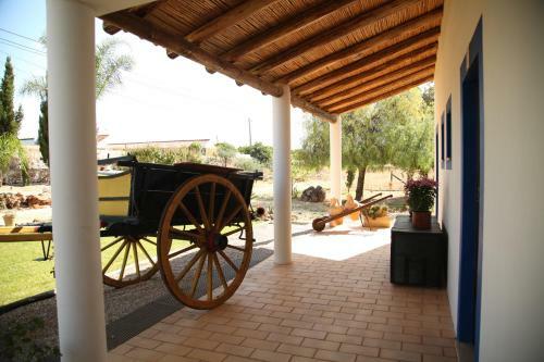 Hostal Quinta Do Rio Country Inn