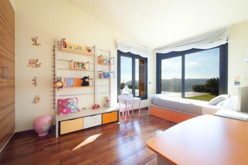 Luxury Villa, Private Pool, Panoramic Sea & Mountain Views