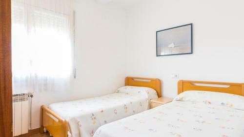 Villa In Caules Sleeps 6 With Pool