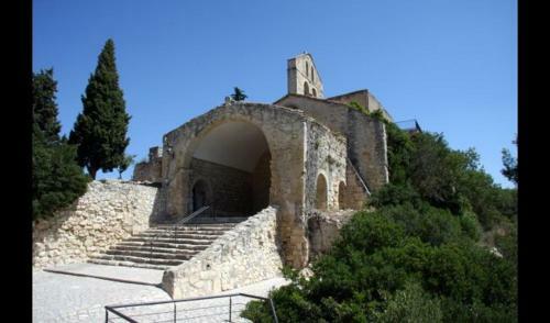 Sant Vicenc de Castellet Villa Sleeps 8 With Pool