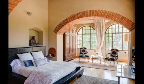 Castelltercol Villa Sleeps 19 With Pool