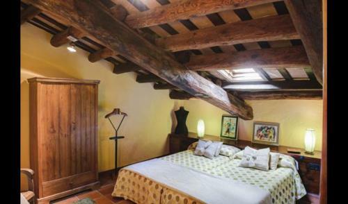 Castelltercol Villa Sleeps 19 With Pool