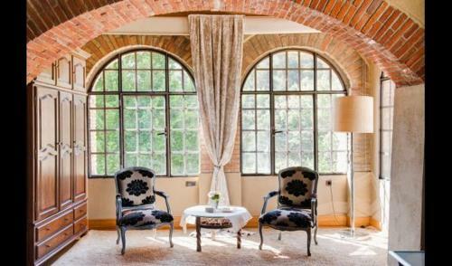 Castelltercol Villa Sleeps 19 With Pool