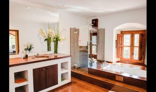 Castelltercol Villa Sleeps 19 With Pool