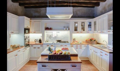 Castelltercol Villa Sleeps 19 With Pool