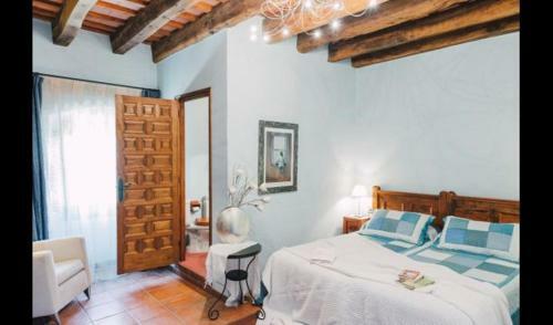 Castelltercol Villa Sleeps 19 With Pool