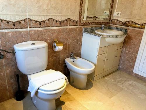 Chalet Nervi�n - Chalet Con Piscina Cerca La Barrosa