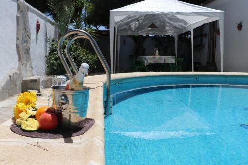 Chalet Montura Con Piscina
