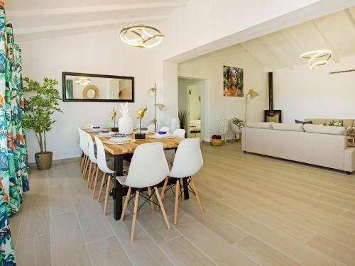 Swanky Villa In C�mpeta With Private Pool