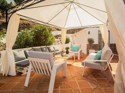Swanky Villa In C�mpeta With Private Pool
