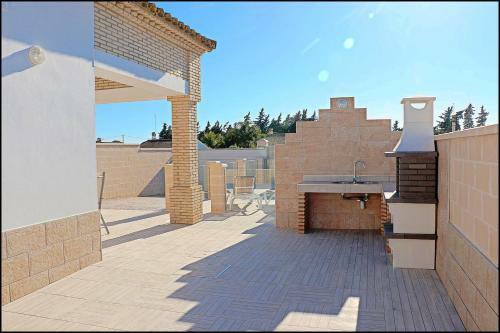 Chalet Pe�uelas Con Piscina