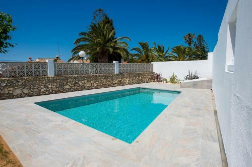 Calma Holiday Home