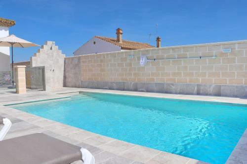 Chalet Puente Tabla Con Piscina
