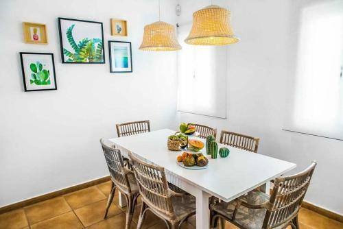 Corralejo Villa Sleeps 10 Pool Wifi T808266