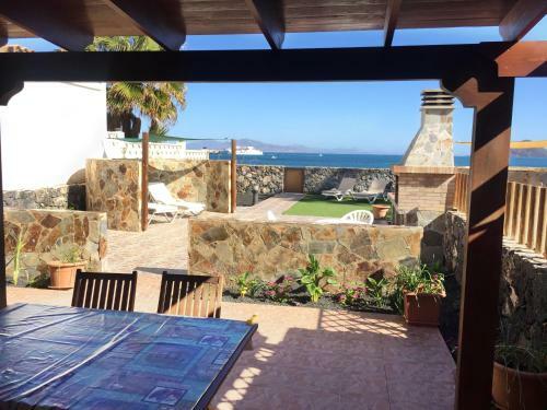 Wonderful Villa By The Sea
