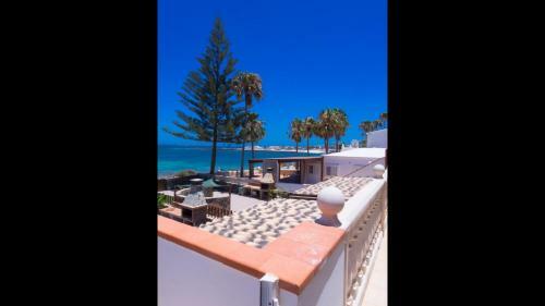 Wonderful Villa By The Sea